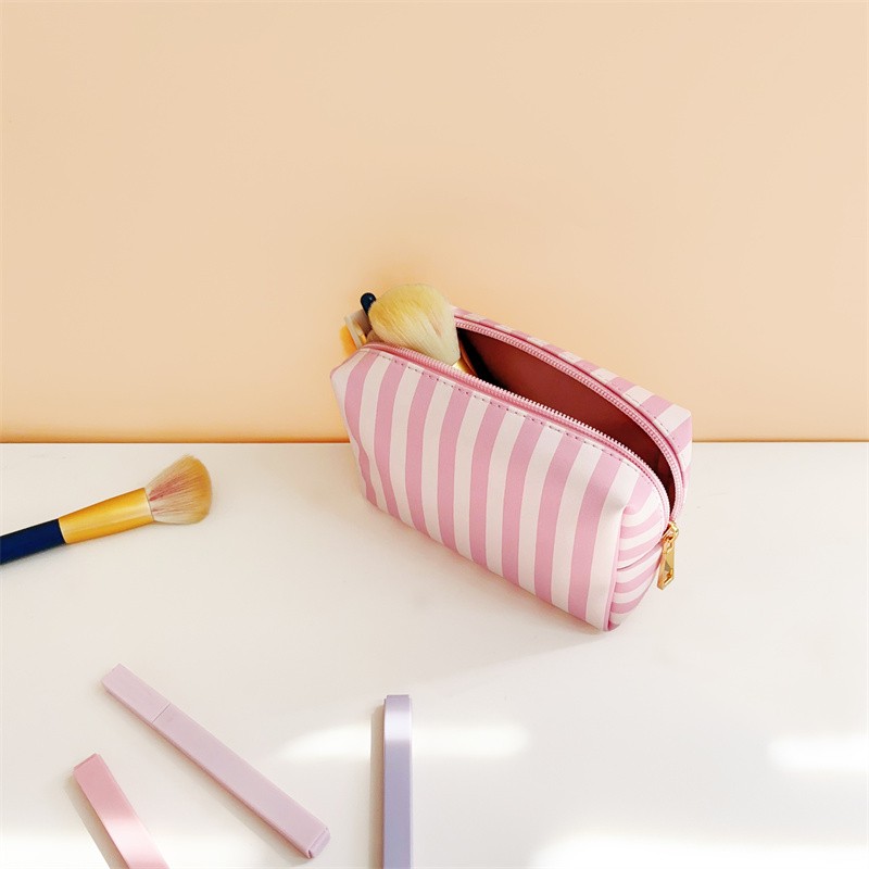 Compact Waterproof PU for Toiletry Bag Portable Cosmetics Case for Durable Storage